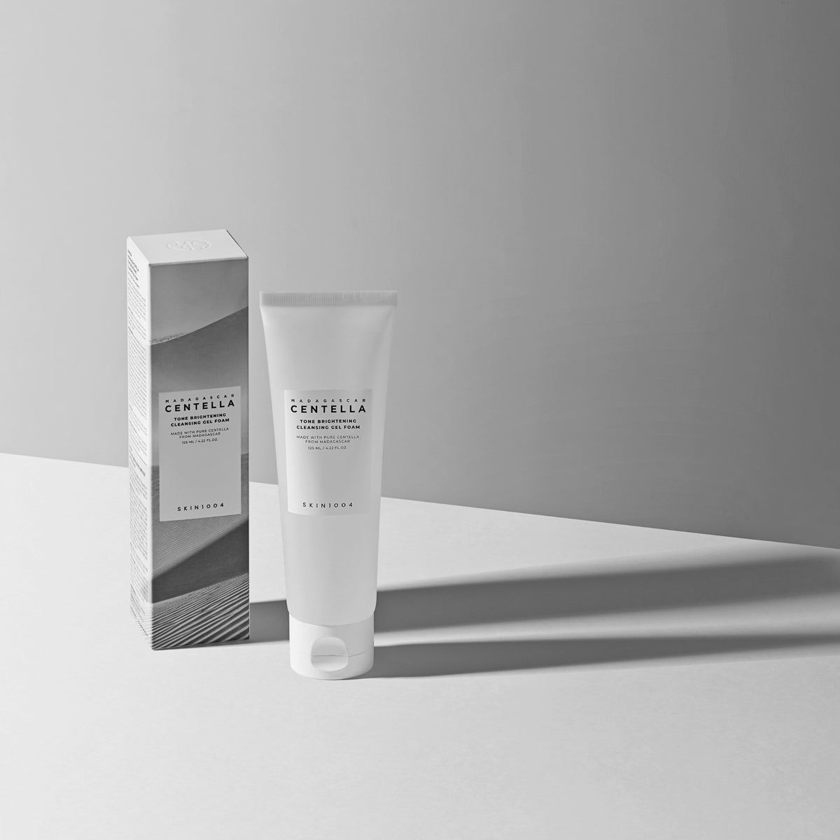 ژل فوم پاک کننده روشن کننده ماداگاسکار سنتلا تون اسکین 1004 SKIN1004 Madagascar Centella Skin Cleansing Gel Foam